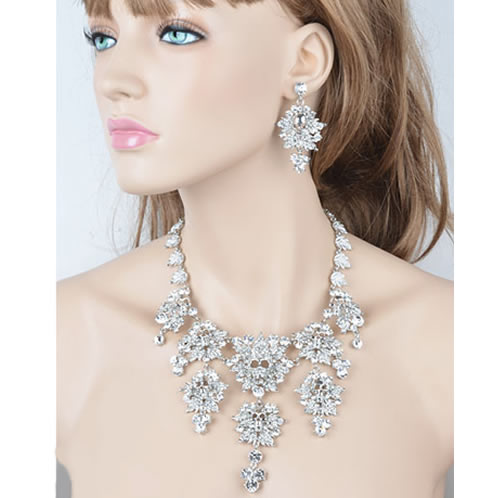 Trendy Rhinestone Skull Necklace and Earrings Set